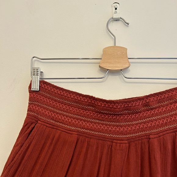 ANTHROPOLOGIE HIGH WAISTED BOHO BURGENDY PANTS WITH EMBROIDERY WAIST - MEDIUM - Picture 3 of 6